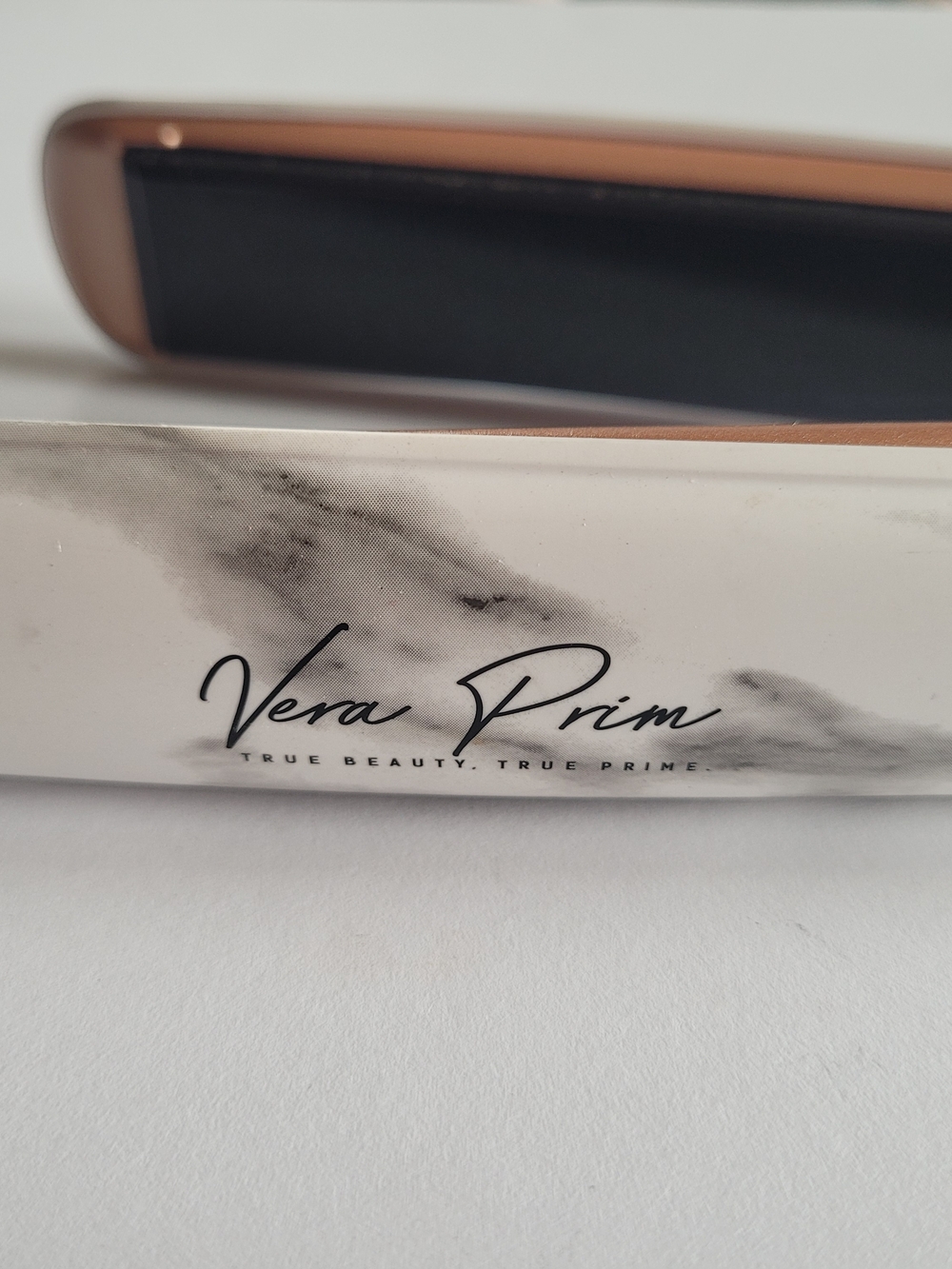 BRILLIANCE NEW YORK'S Vera Prime Ceramic Marble Flat Iron in Rose Gold Accent
